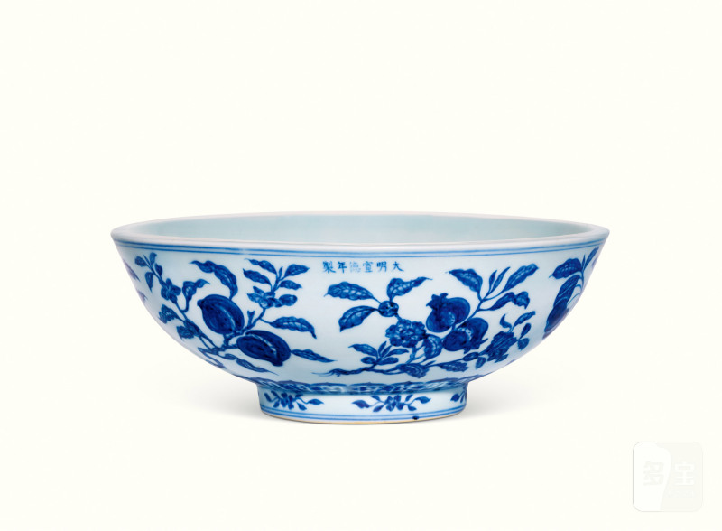 明宣德 青花葡萄瑞果纹大碗